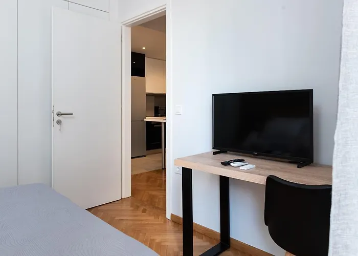 Twins Apartments - University